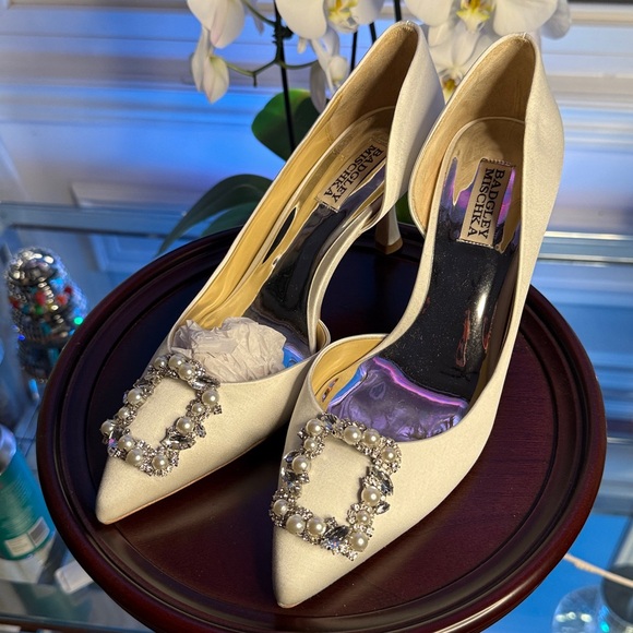 Badgley Mischka Fabia D’Orsay With Crystal Buckle White - Picture 5 of 10